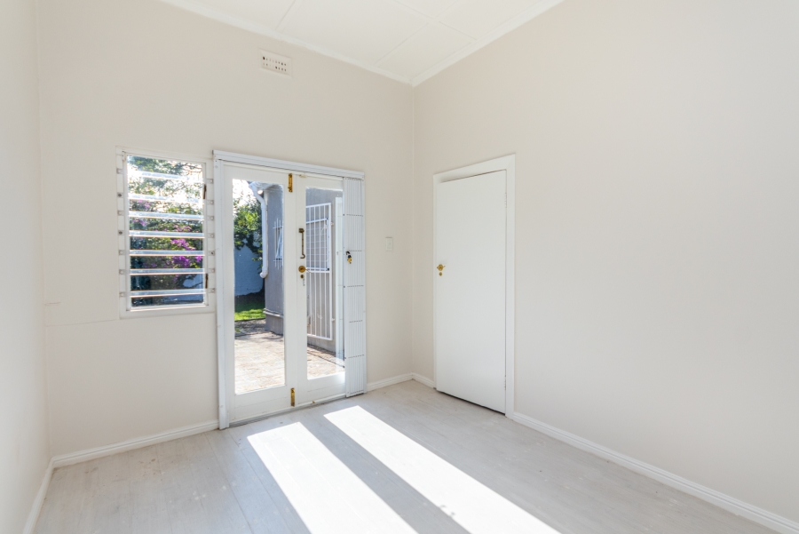 2 Bedroom Property for Sale in Claremont Western Cape